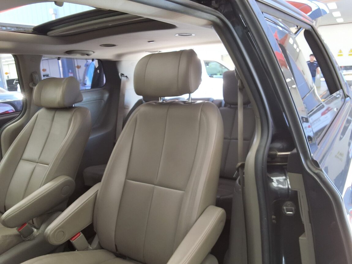 KIA ALL NEW CARNIVAL 7-SEATER LIMOUSINE DIESEL PRESIDENT 2017 - zdjęcie 13