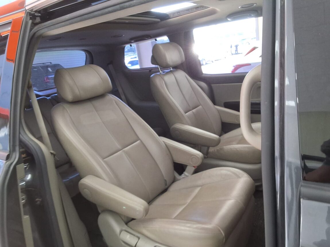 KIA ALL NEW CARNIVAL 7-SEATER LIMOUSINE DIESEL PRESIDENT 2017 - zdjęcie 14