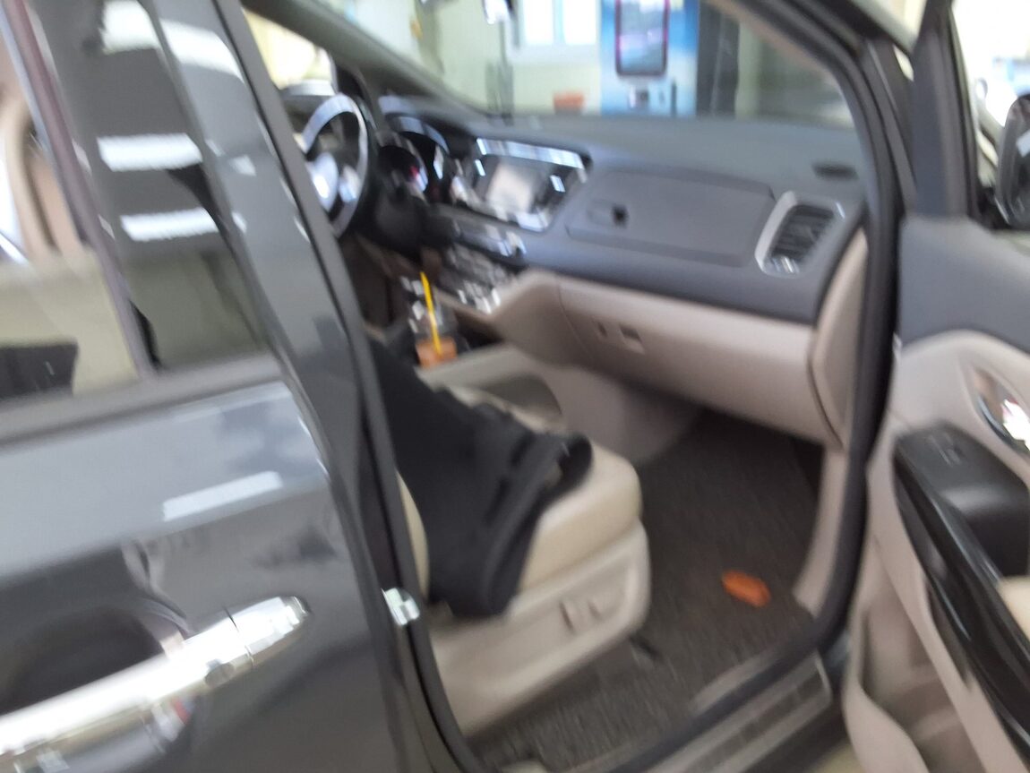 KIA ALL NEW CARNIVAL 7-SEATER LIMOUSINE DIESEL PRESIDENT 2017 - zdjęcie 15