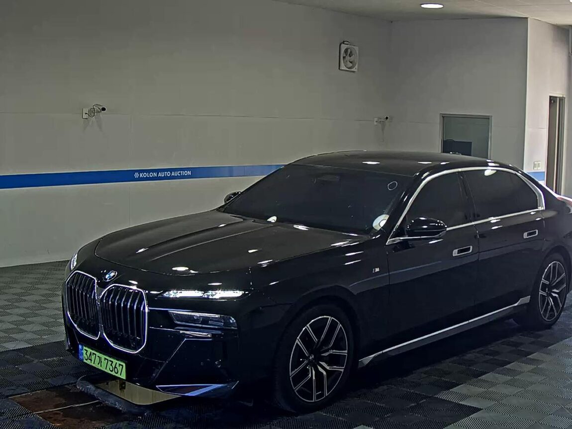 BMW 7 SERIES (7TH GEN) 740i xDRIVE M SPORT 2024 - zdjęcie 2
