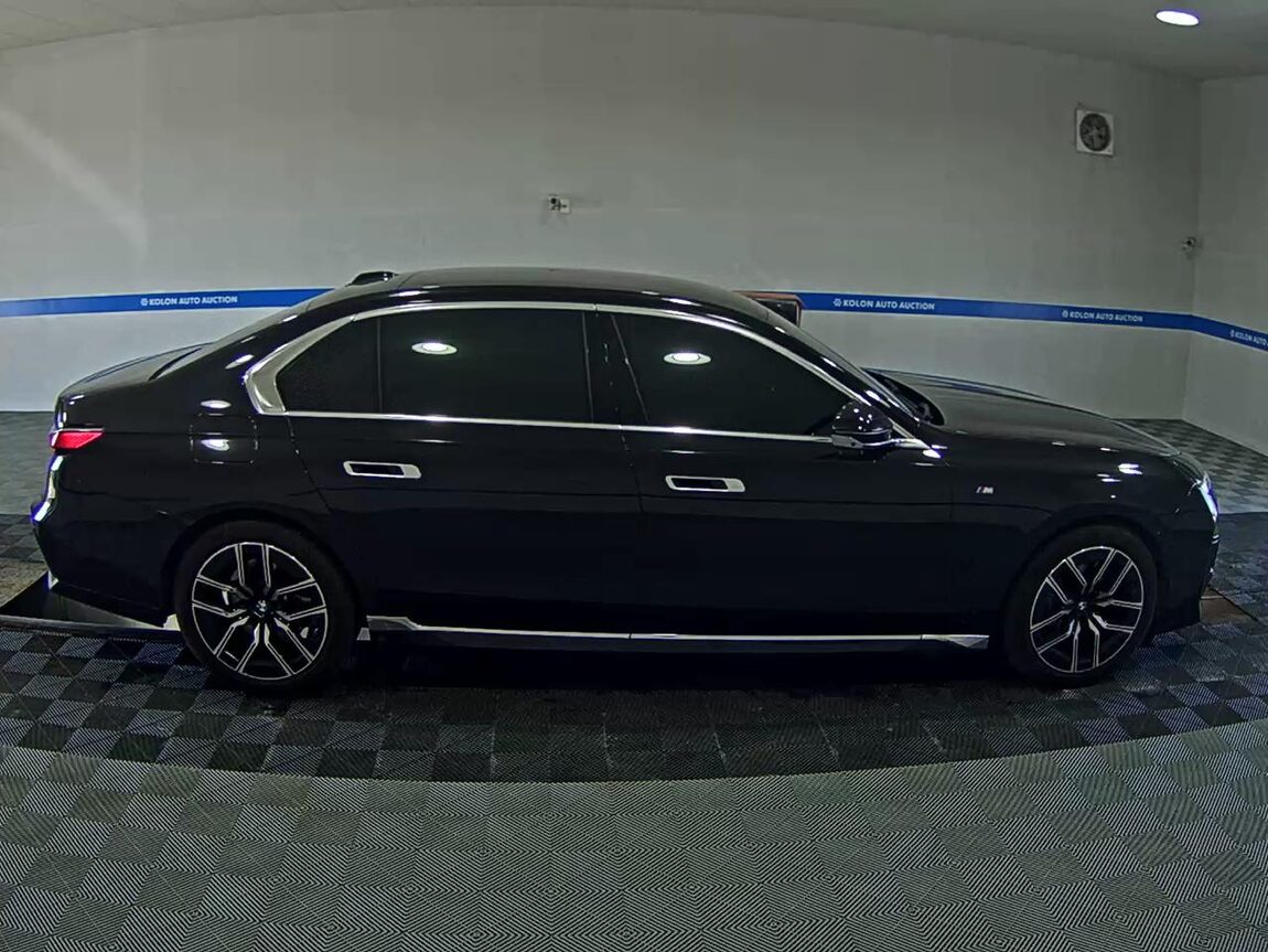 BMW 7 SERIES (7TH GEN) 740i xDRIVE M SPORT 2024 - zdjęcie 4