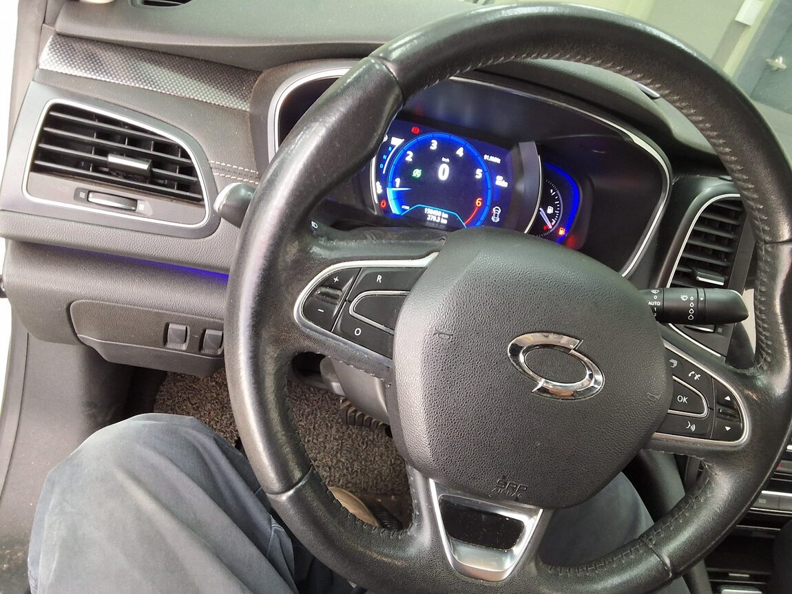 RENAULT (SAMSUNG) SM6 1.6 TCe LE 2016 - zdjęcie 23