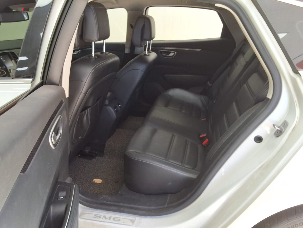 RENAULT (SAMSUNG) SM6 1.6 TCe LE 2016 - zdjęcie 13