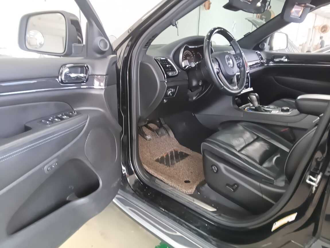 JEEP GRAND CHEROKEE (WK2) 3.6 V6 OVERLAND 2019 - zdjęcie 10