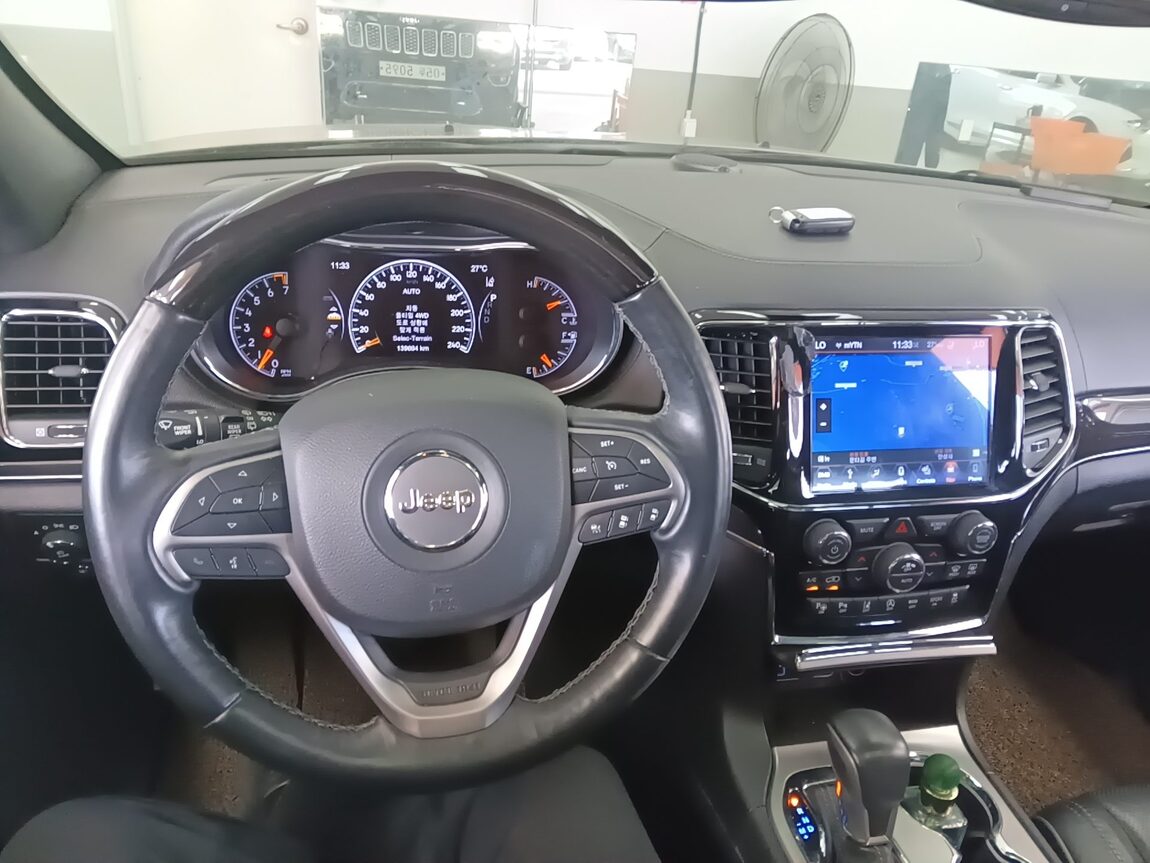 JEEP GRAND CHEROKEE (WK2) 3.6 V6 OVERLAND 2019 - zdjęcie 17