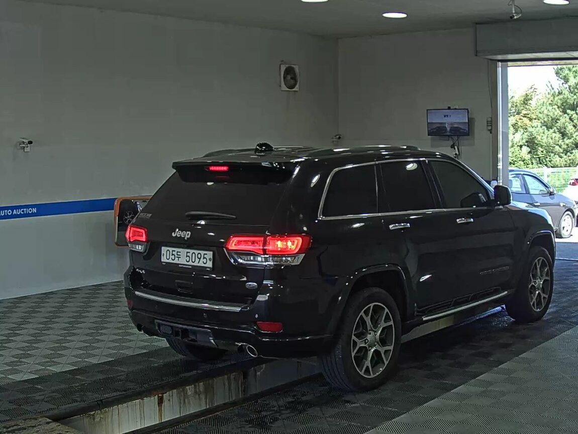 JEEP GRAND CHEROKEE (WK2) 3.6 V6 OVERLAND 2019 - zdjęcie 5