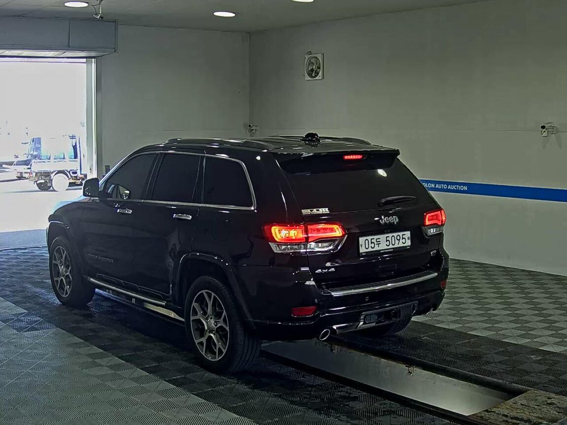 JEEP GRAND CHEROKEE (WK2) 3.6 V6 OVERLAND 2019 - zdjęcie 6