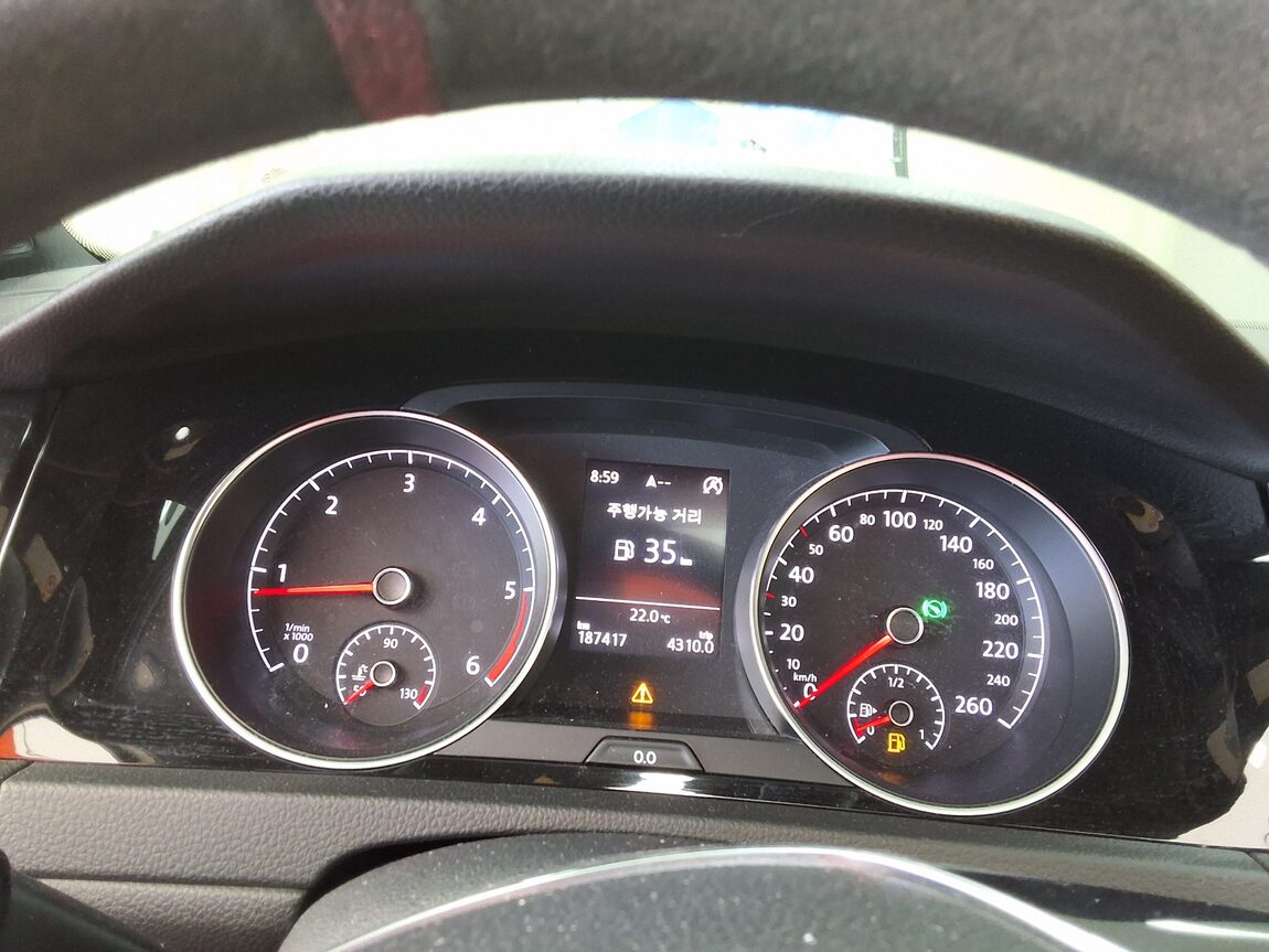 VOLKSWAGEN GOLF (7TH GEN) 2.0 TDI 40TH ANNIVERSARY EDITION 2015 - zdjęcie 10