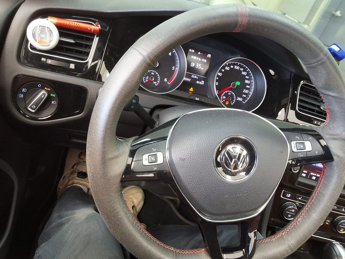 VOLKSWAGEN GOLF (7TH GEN) 2.0 TDI 40TH ANNIVERSARY EDITION 2015 - zdjęcie 23