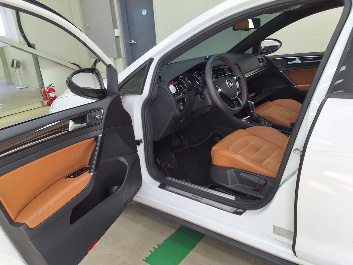 VOLKSWAGEN GOLF (7TH GEN) 2.0 TDI 40TH ANNIVERSARY EDITION 2015 - zdjęcie 11