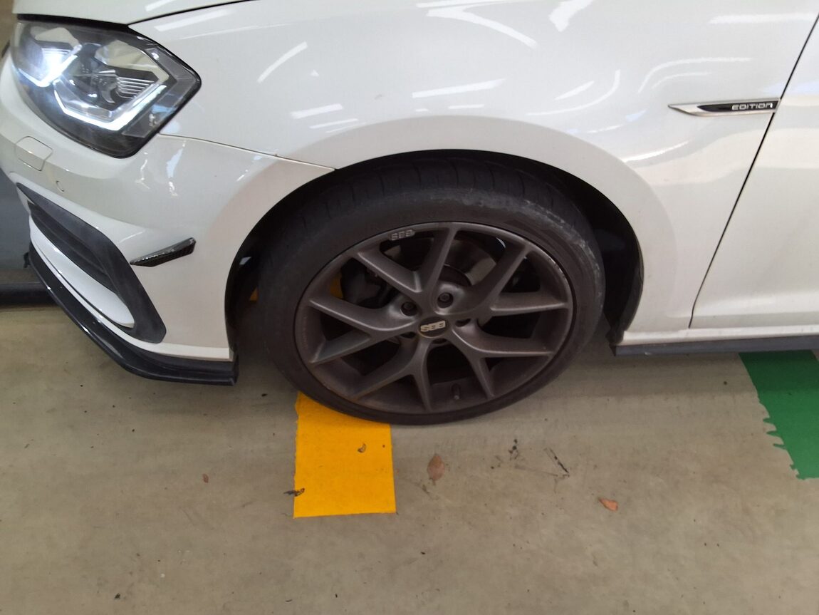 VOLKSWAGEN GOLF (7TH GEN) 2.0 TDI 40TH ANNIVERSARY EDITION 2015 - zdjęcie 19