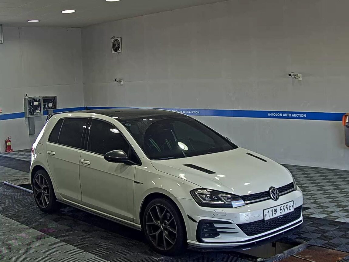 VOLKSWAGEN GOLF (7TH GEN) 2.0 TDI 40TH ANNIVERSARY EDITION 2015 - zdjęcie 3