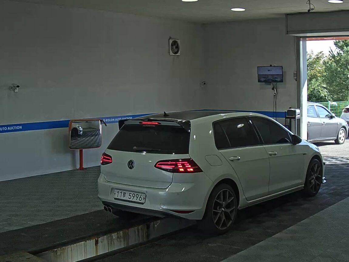 VOLKSWAGEN GOLF (7TH GEN) 2.0 TDI 40TH ANNIVERSARY EDITION 2015 - zdjęcie 5