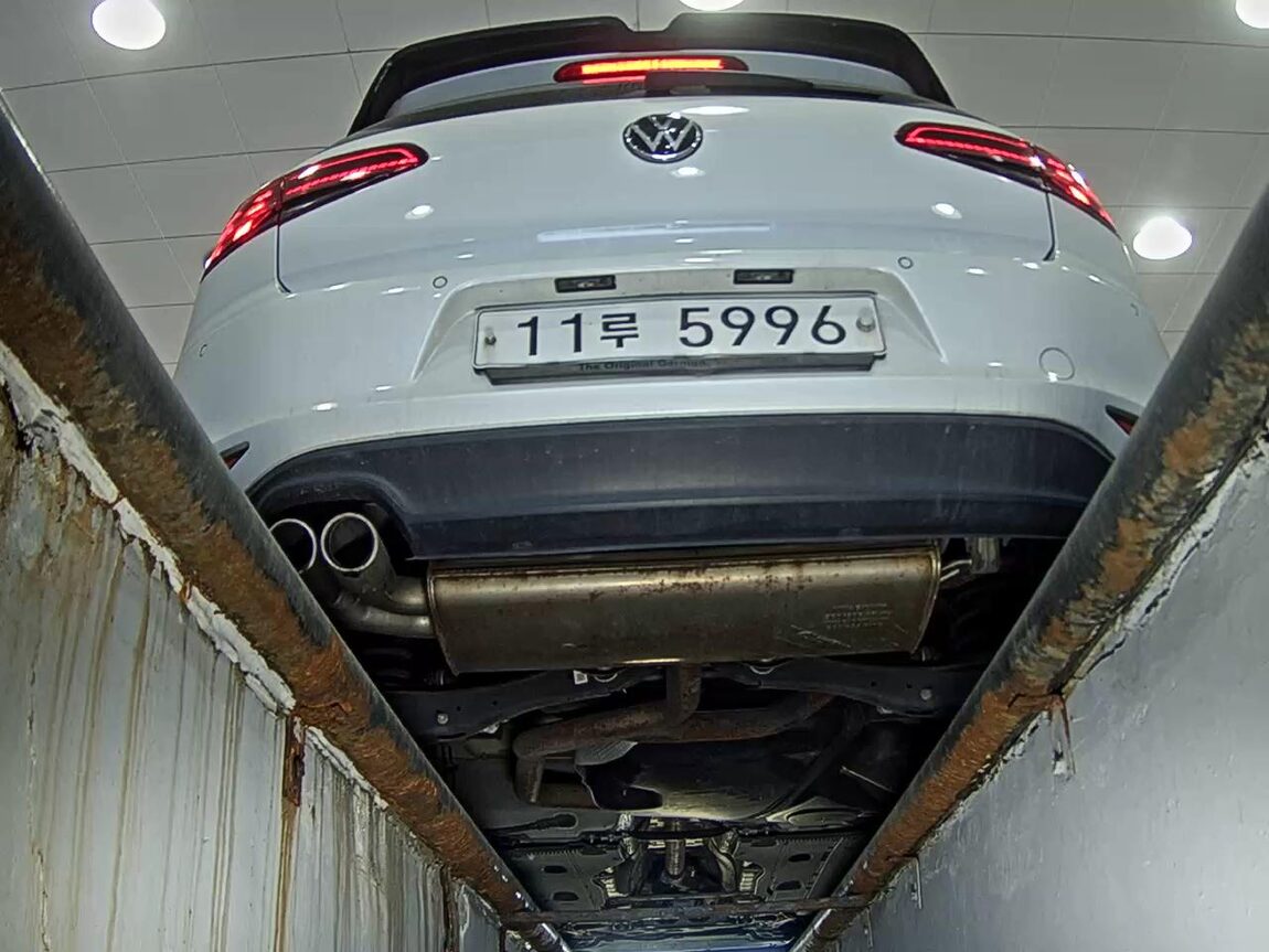 VOLKSWAGEN GOLF (7TH GEN) 2.0 TDI 40TH ANNIVERSARY EDITION 2015 - zdjęcie 8