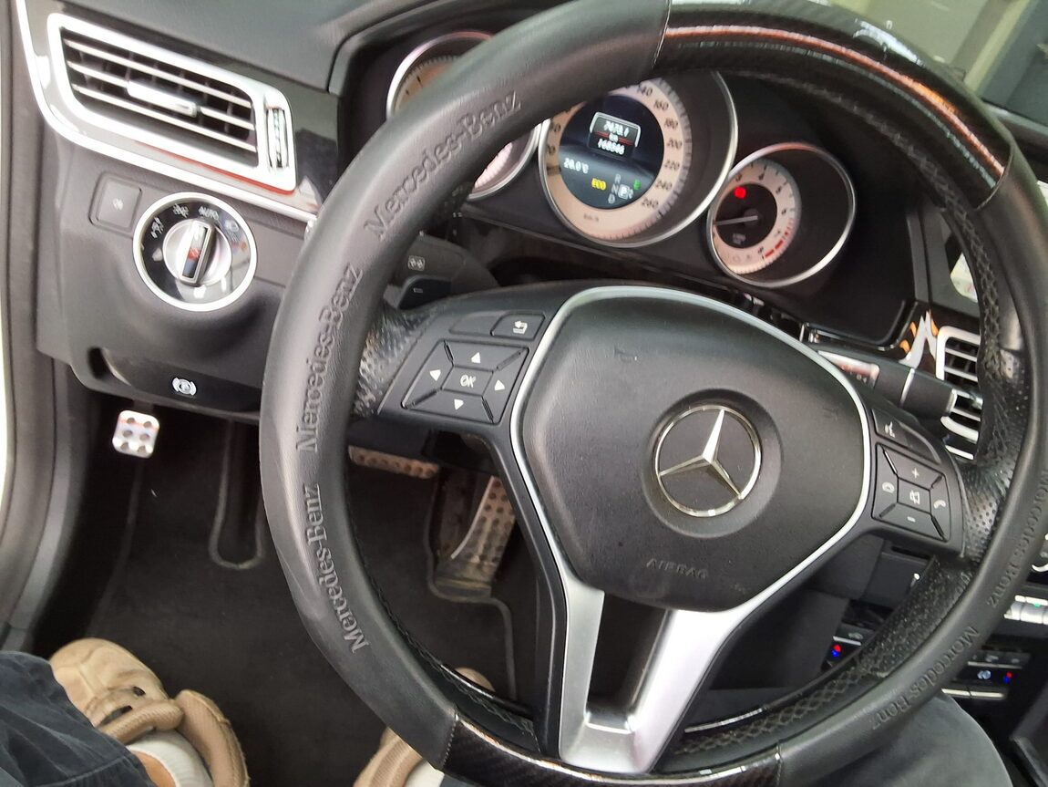 MERCEDES-BENZ E-CLASS (4TH GEN) E300 4MATIC AVANTGARDE 2014 - zdjęcie 23