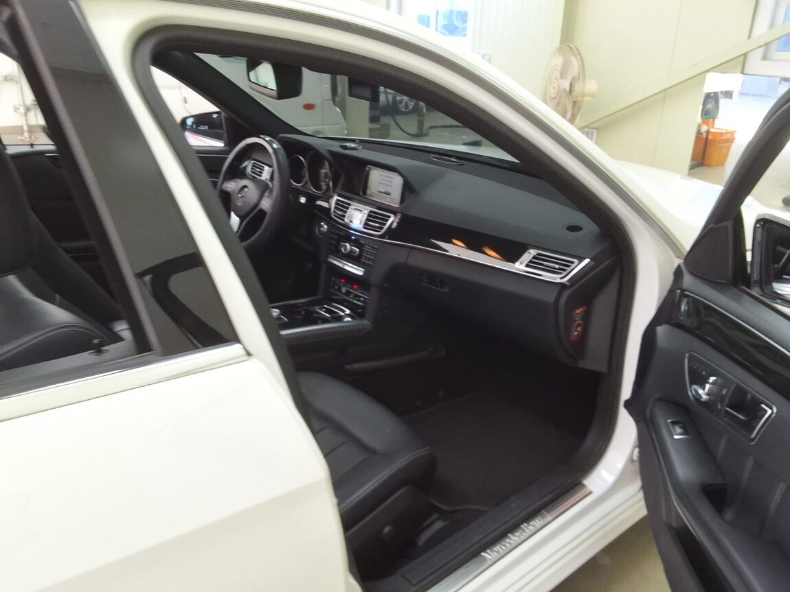 MERCEDES-BENZ E-CLASS (4TH GEN) E300 4MATIC AVANTGARDE 2014 - zdjęcie 15