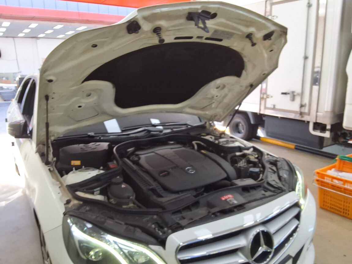MERCEDES-BENZ E-CLASS (4TH GEN) E300 4MATIC AVANTGARDE 2014 - zdjęcie 18