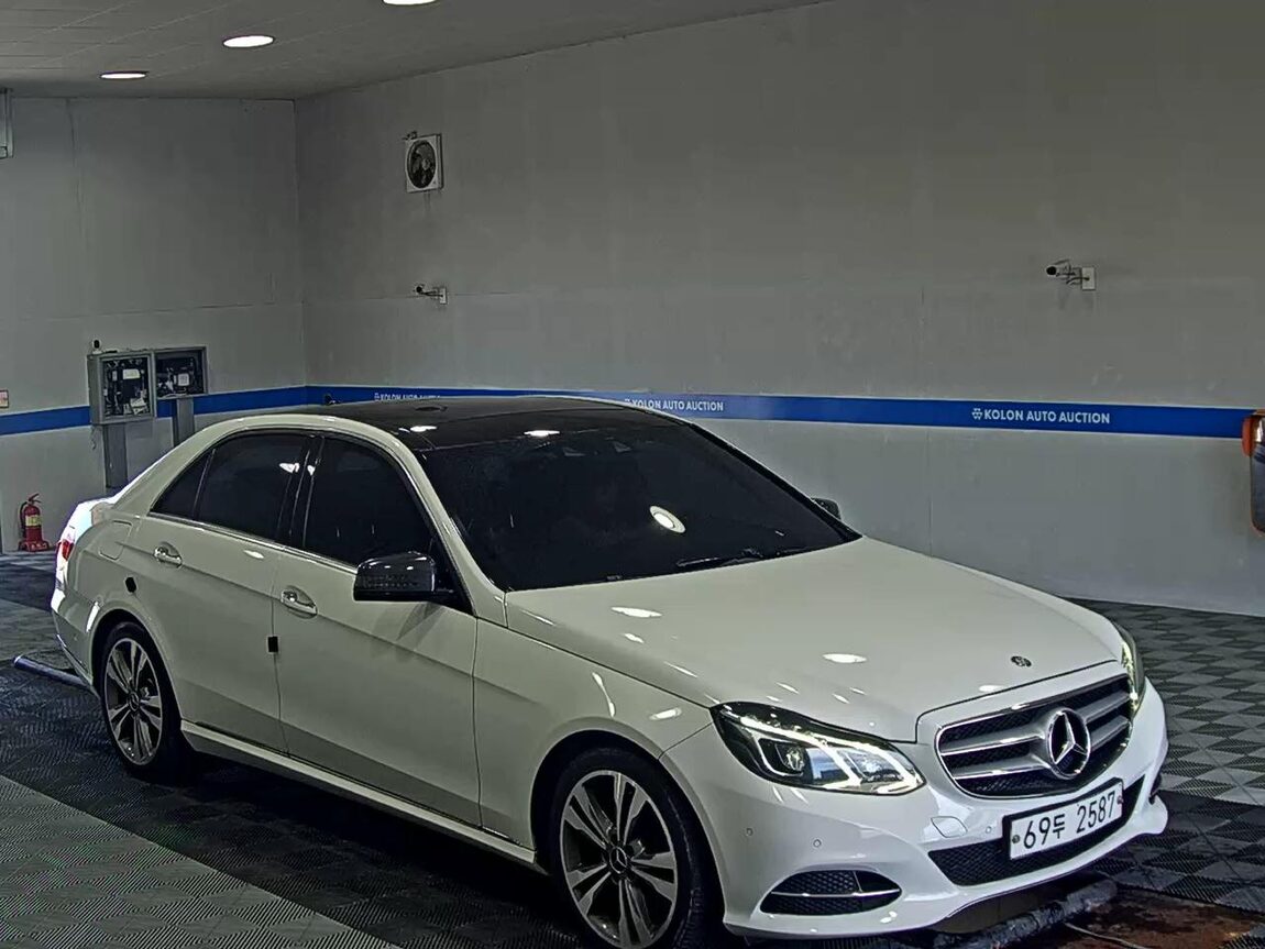 MERCEDES-BENZ E-CLASS (4TH GEN) E300 4MATIC AVANTGARDE 2014 - zdjęcie 3