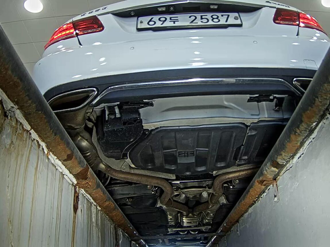 MERCEDES-BENZ E-CLASS (4TH GEN) E300 4MATIC AVANTGARDE 2014 - zdjęcie 8