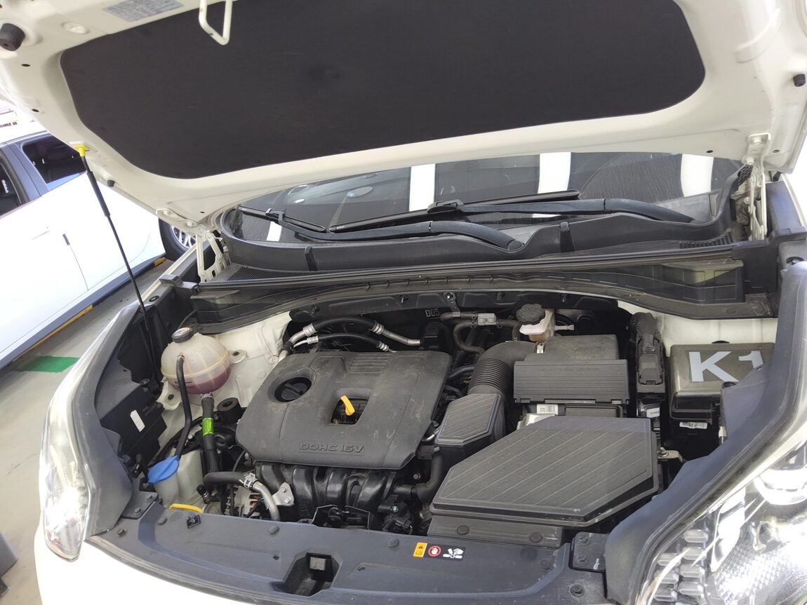 KIA SPORTAGE THE BOLD 2.0 GASOLINE PRESTIGE 2020 - zdjęcie 20