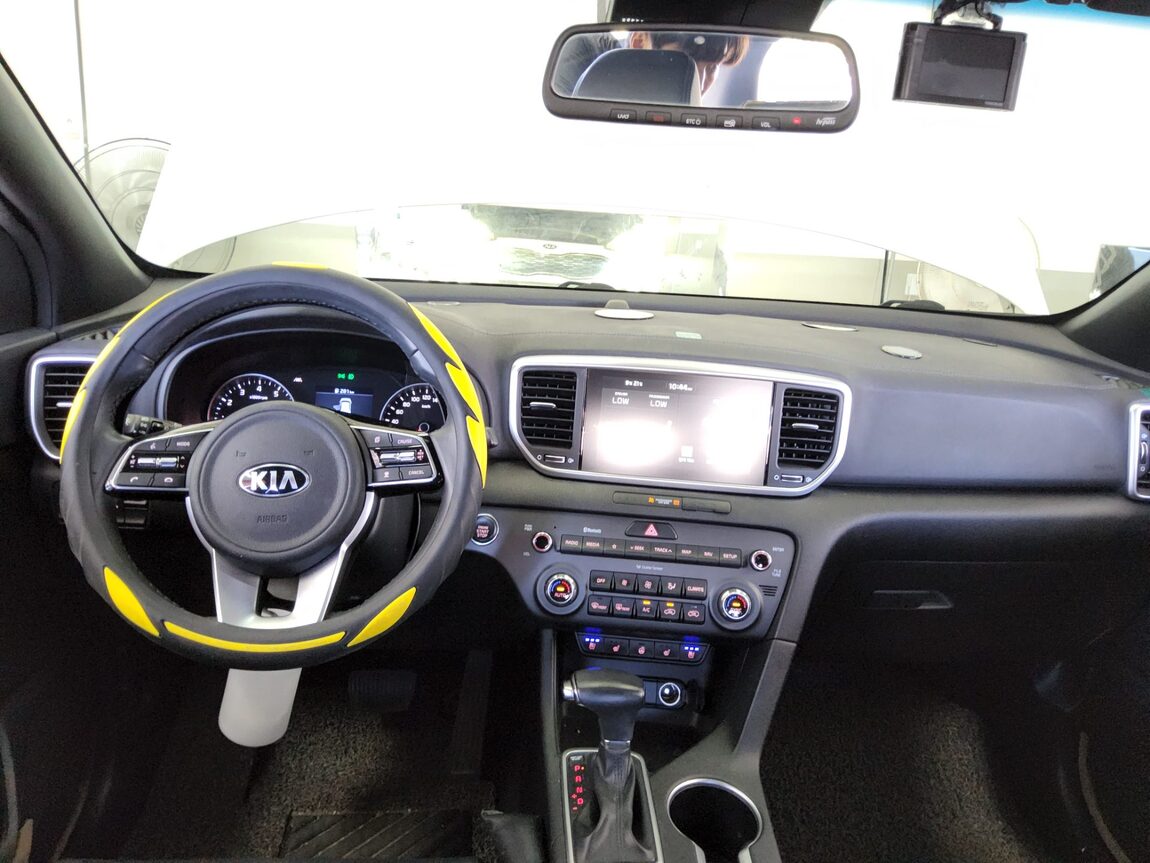 KIA SPORTAGE THE BOLD 2.0 GASOLINE PRESTIGE 2020 - zdjęcie 11
