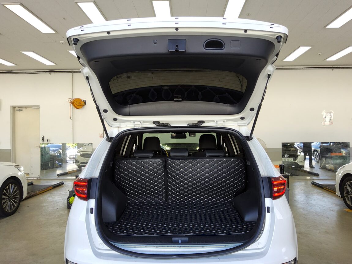 KIA SPORTAGE THE BOLD 2.0 GASOLINE PRESTIGE 2020 - zdjęcie 15