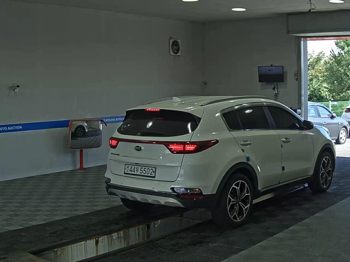 KIA SPORTAGE THE BOLD 2.0 GASOLINE PRESTIGE 2020 - zdjęcie 5