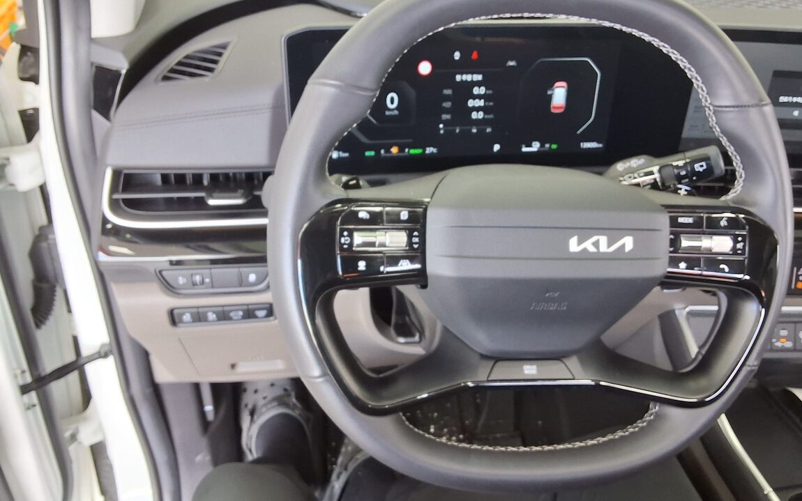 KIA THE NEW CARNIVAL HYBRID (KA4) 1.6 HEV 7-SEATER SIGNATURE GRAVITY 2025 - zdjęcie 17