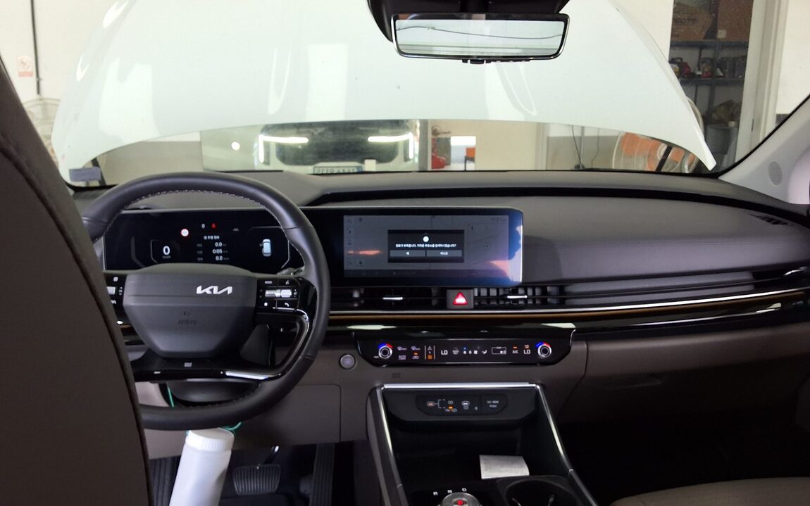 KIA THE NEW CARNIVAL HYBRID (KA4) 1.6 HEV 7-SEATER SIGNATURE GRAVITY 2025 - zdjęcie 11