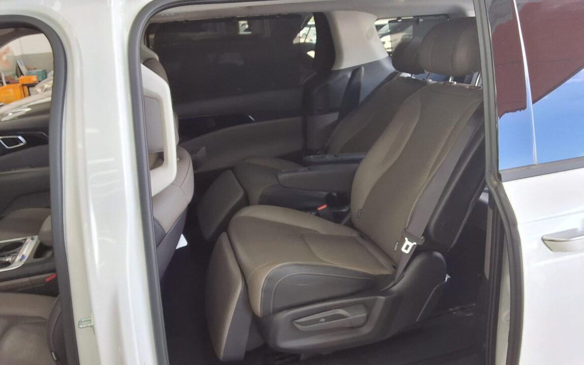 KIA THE NEW CARNIVAL HYBRID (KA4) 1.6 HEV 7-SEATER SIGNATURE GRAVITY 2025 - zdjęcie 12