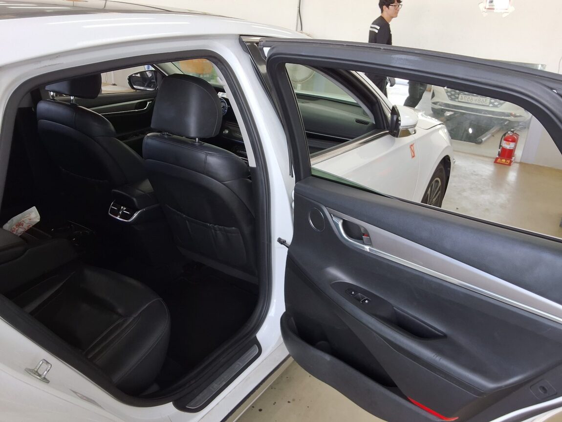 HYUNDAI THE NEW GRANDEUR IG LPi 3.0 RENTAL CAR PREMIUM 2021 - zdjęcie 13