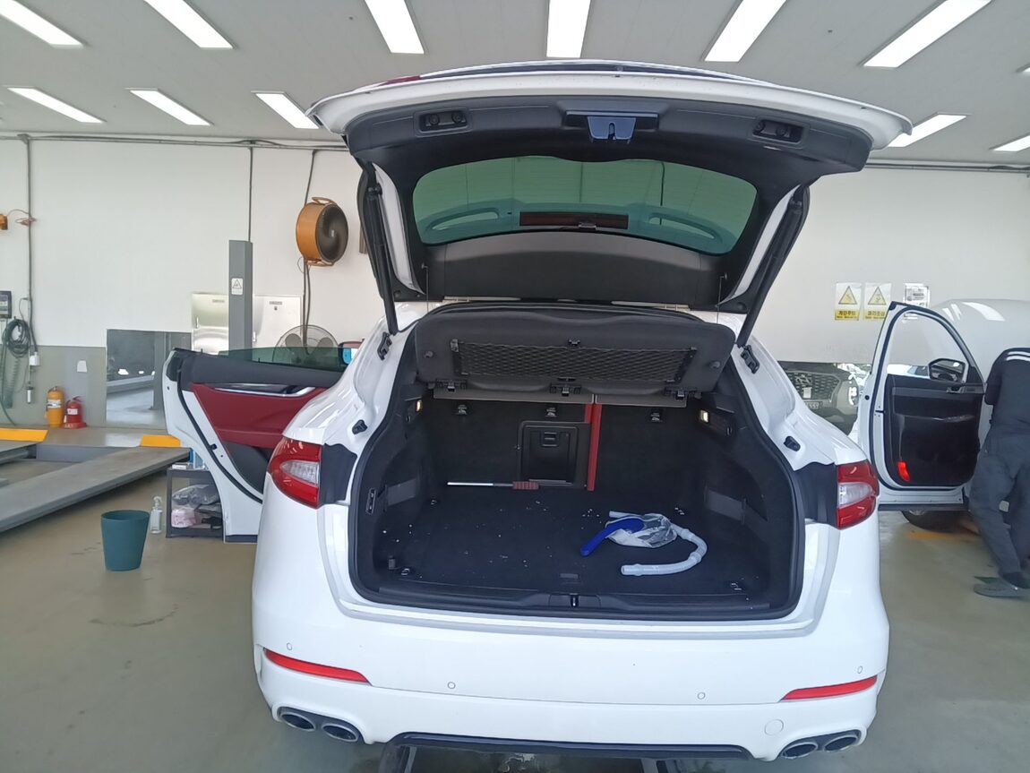 MASERATI LEVANTE 3.0 DIESEL 2017 - zdjęcie 15
