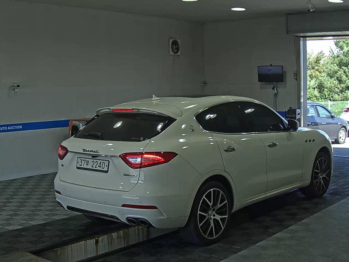 MASERATI LEVANTE 3.0 DIESEL 2017 - zdjęcie 5