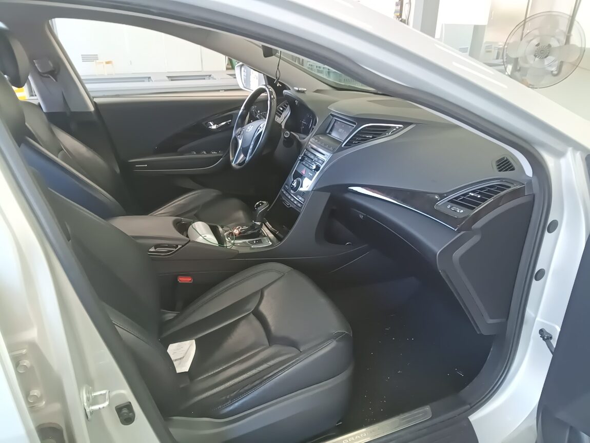 HYUNDAI GRANDEUR HG DIESEL HG 220 MODERN 2016 - zdjęcie 14