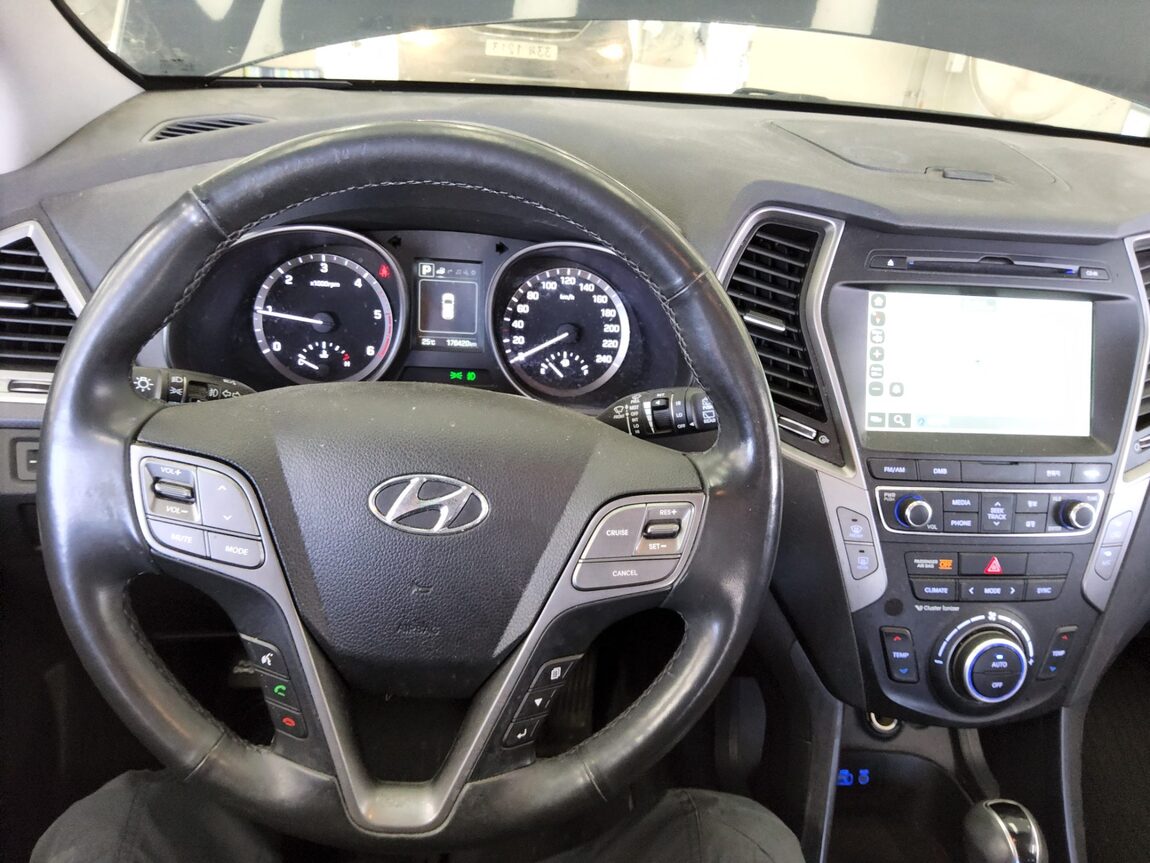 HYUNDAI SANTA FE THE PRIME DIESEL R2.0 2WD PREMIUM 2017 - zdjęcie 17