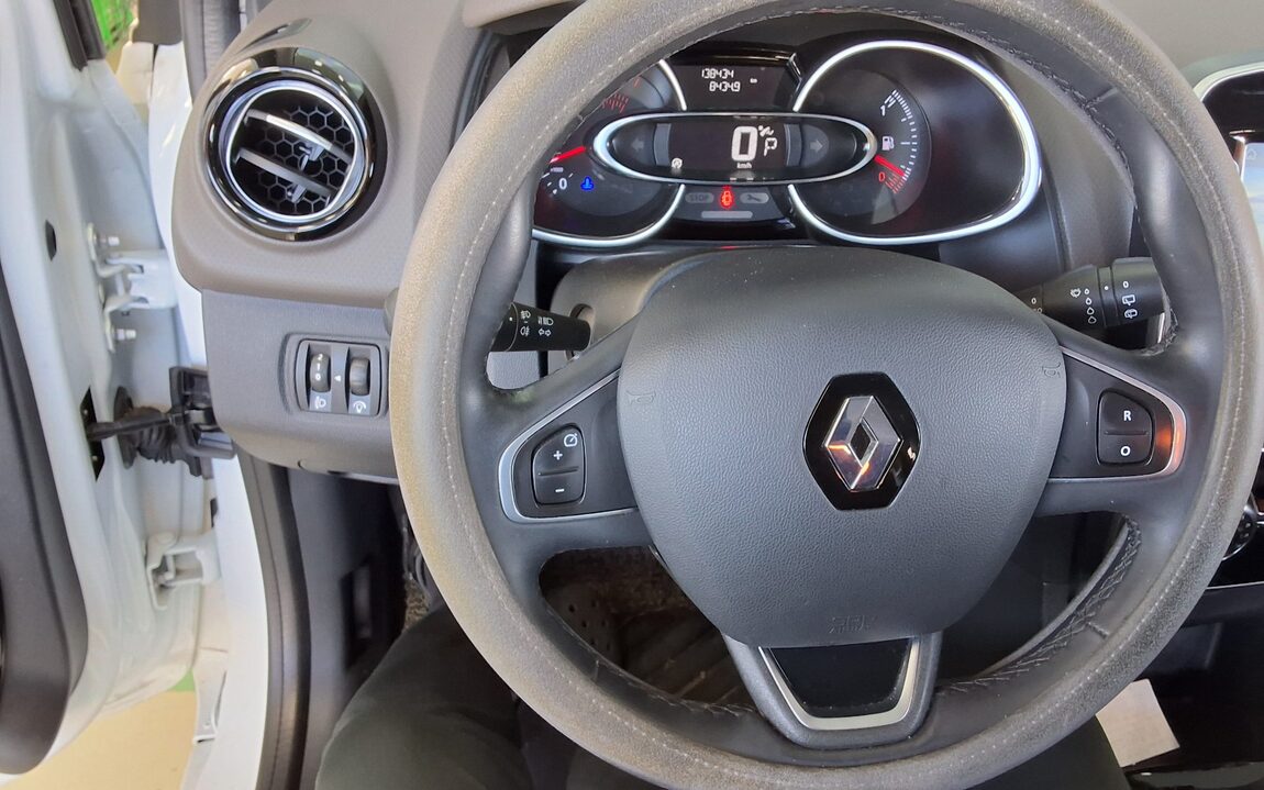 RENAULT (SAMSUNG) CLIO 1.5 DIESEL INTENSE 2018 - zdjęcie 17
