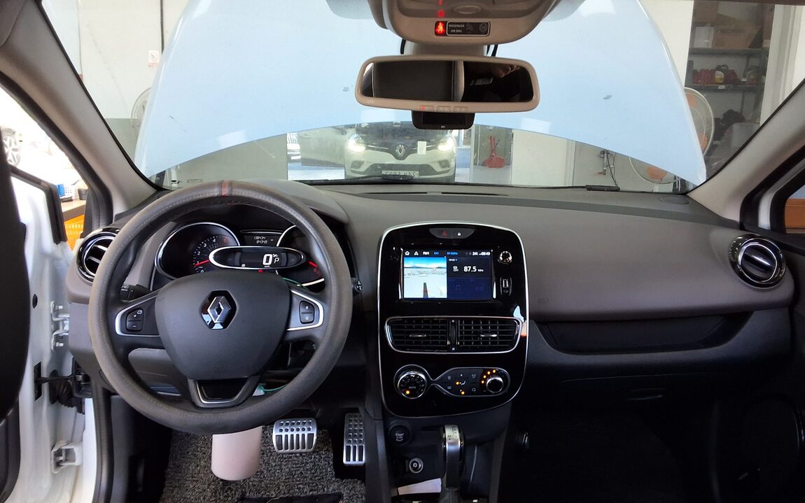 RENAULT (SAMSUNG) CLIO 1.5 DIESEL INTENSE 2018 - zdjęcie 11
