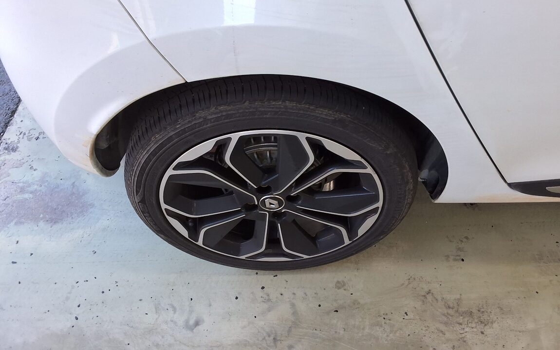 RENAULT (SAMSUNG) CLIO 1.5 DIESEL INTENSE 2018 - zdjęcie 25