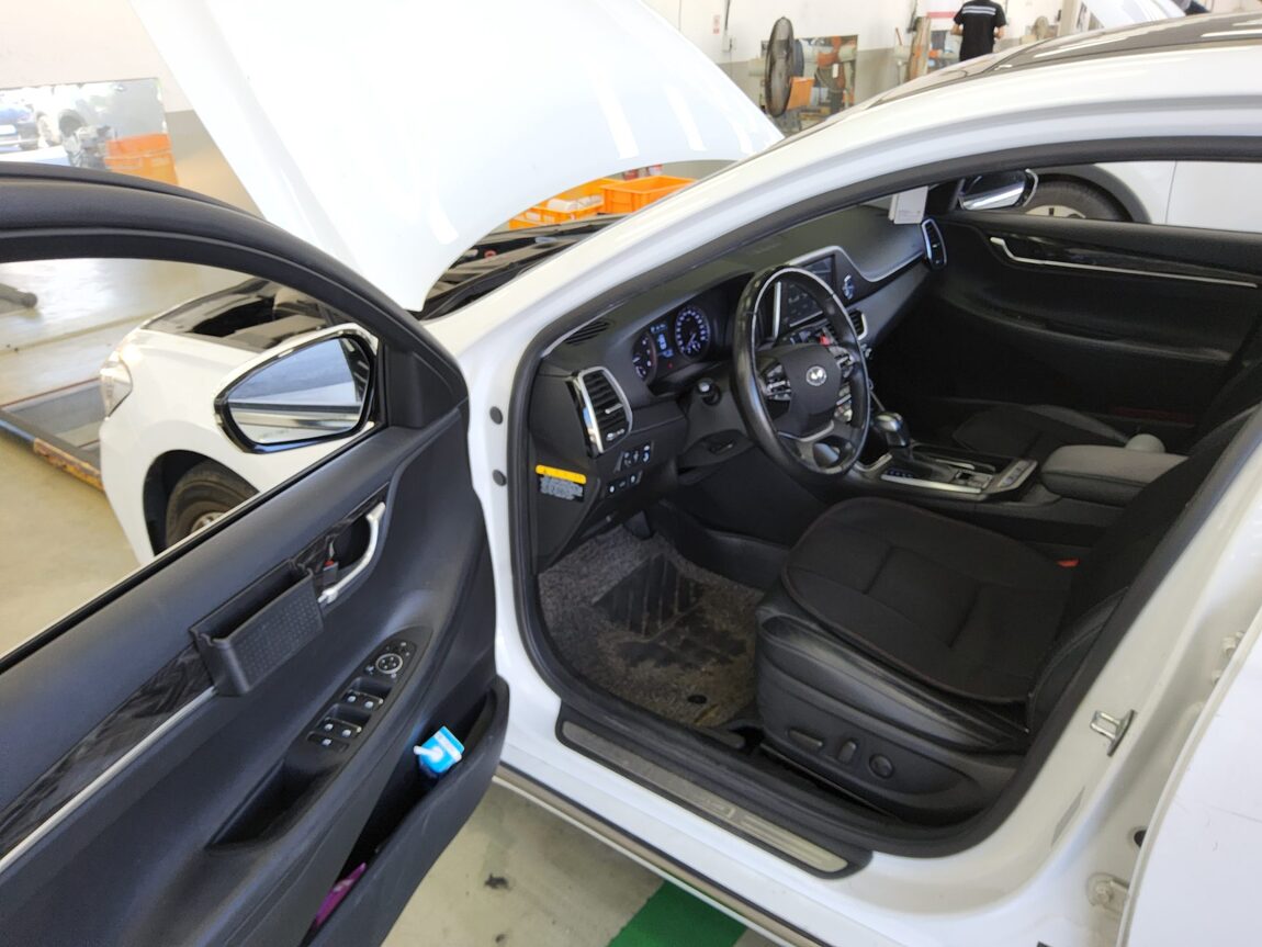 HYUNDAI GRANDEUR IG 2.4 GDi PREMIUM 2019 - zdjęcie 10