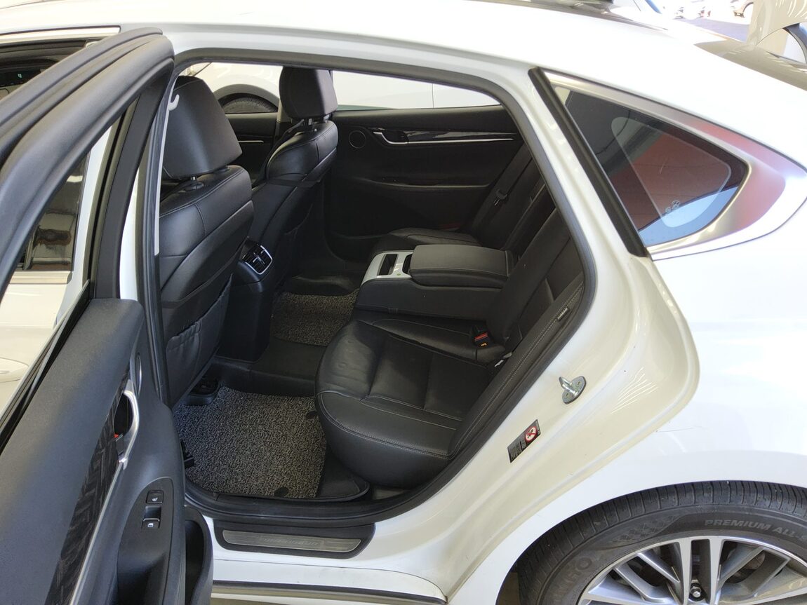 HYUNDAI GRANDEUR IG 2.4 GDi PREMIUM 2019 - zdjęcie 12