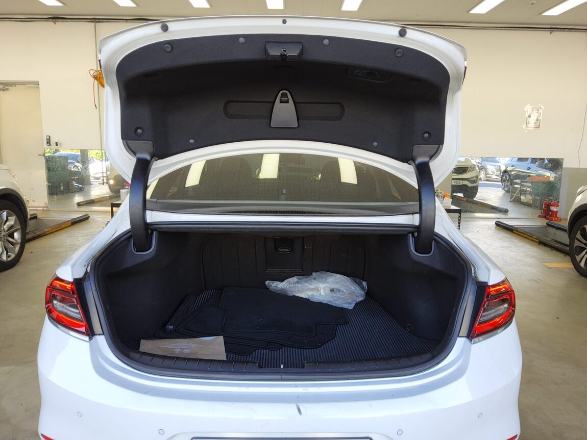 HYUNDAI GRANDEUR IG 2.4 GDi PREMIUM 2019 - zdjęcie 15