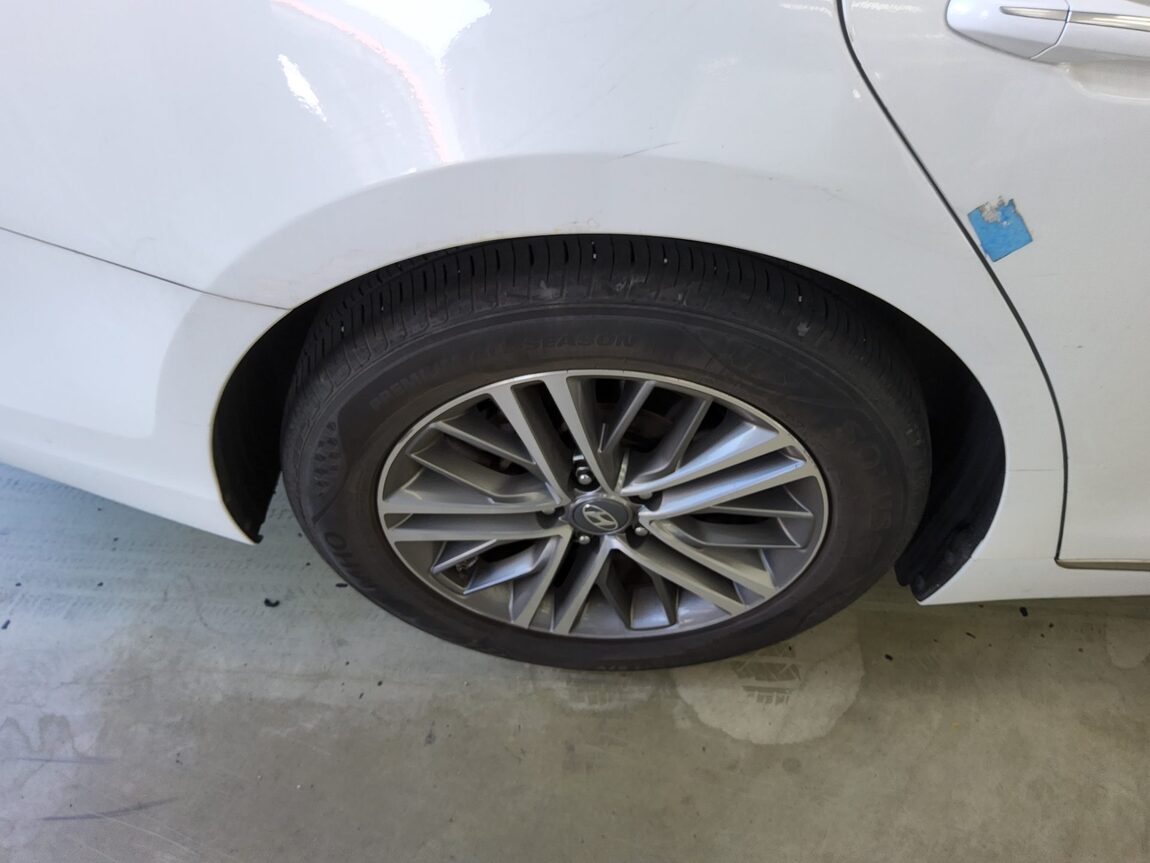 HYUNDAI GRANDEUR IG 2.4 GDi PREMIUM 2019 - zdjęcie 26