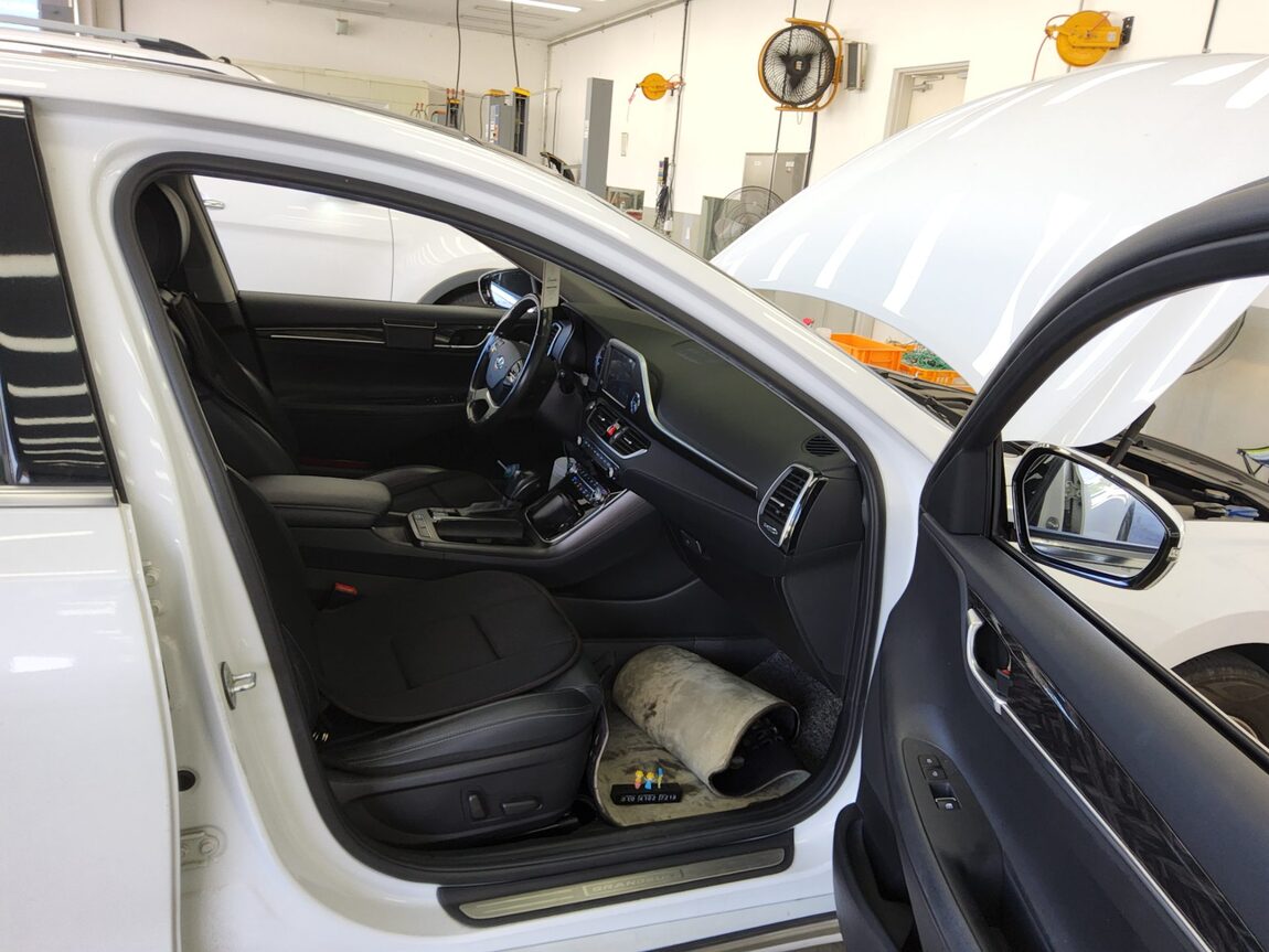 HYUNDAI GRANDEUR IG 2.4 GDi PREMIUM 2019 - zdjęcie 14