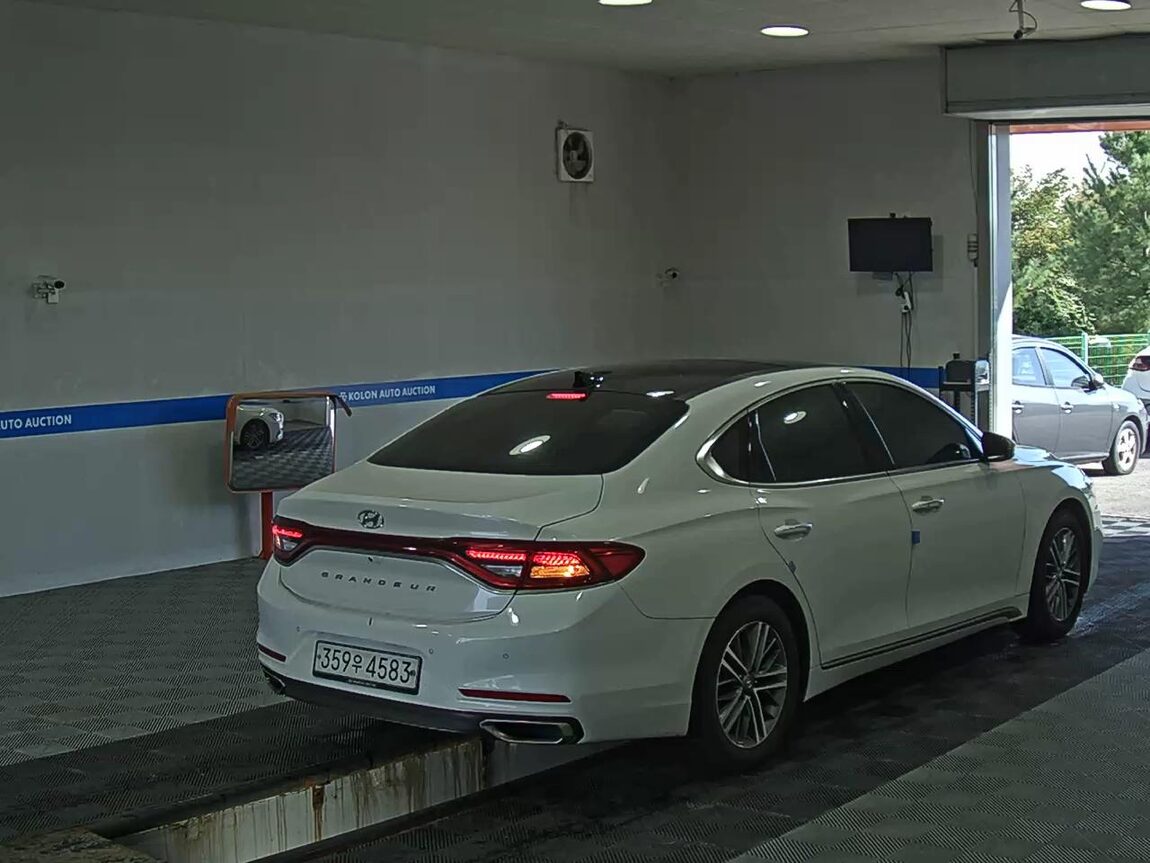 HYUNDAI GRANDEUR IG 2.4 GDi PREMIUM 2019 - zdjęcie 5