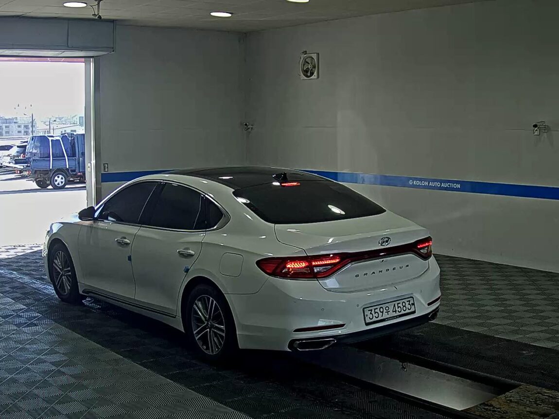 HYUNDAI GRANDEUR IG 2.4 GDi PREMIUM 2019 - zdjęcie 6