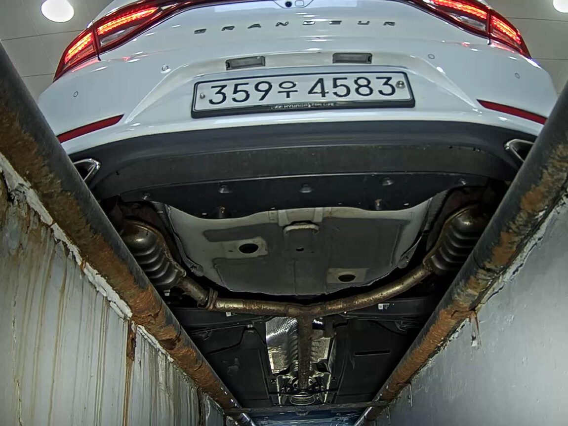 HYUNDAI GRANDEUR IG 2.4 GDi PREMIUM 2019 - zdjęcie 8