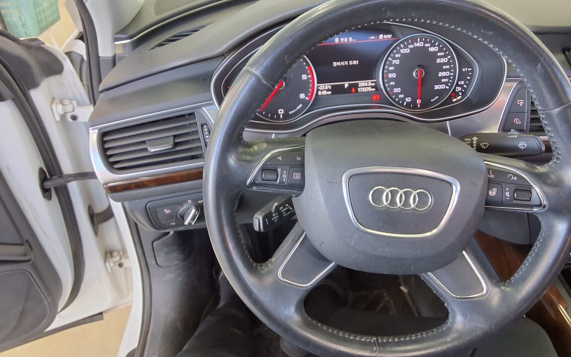 AUDI A6 (4TH GEN) 3.0 TDI QUATTRO LED PACK 2013 - zdjęcie 17