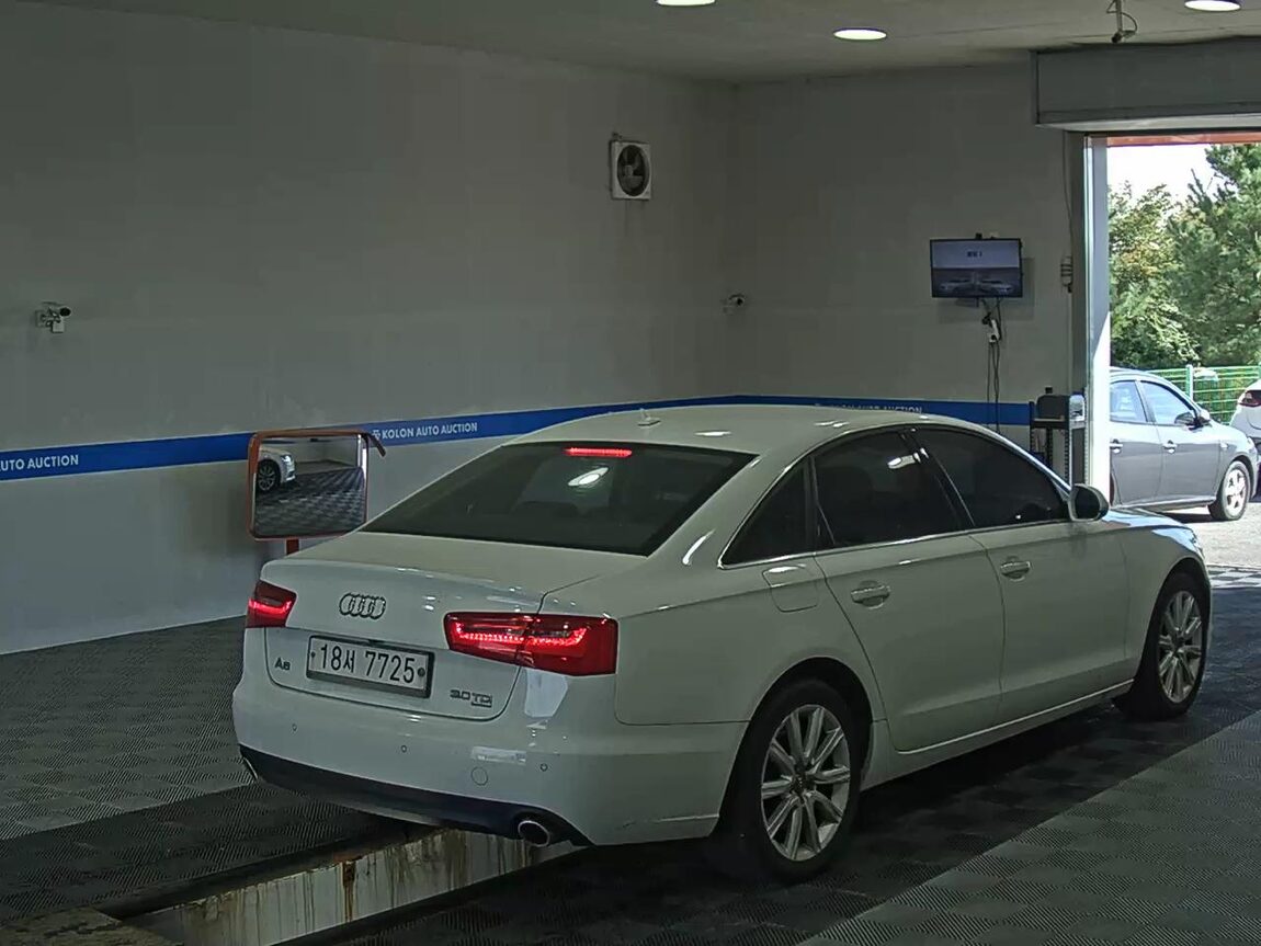 AUDI A6 (4TH GEN) 3.0 TDI QUATTRO LED PACK 2013 - zdjęcie 5