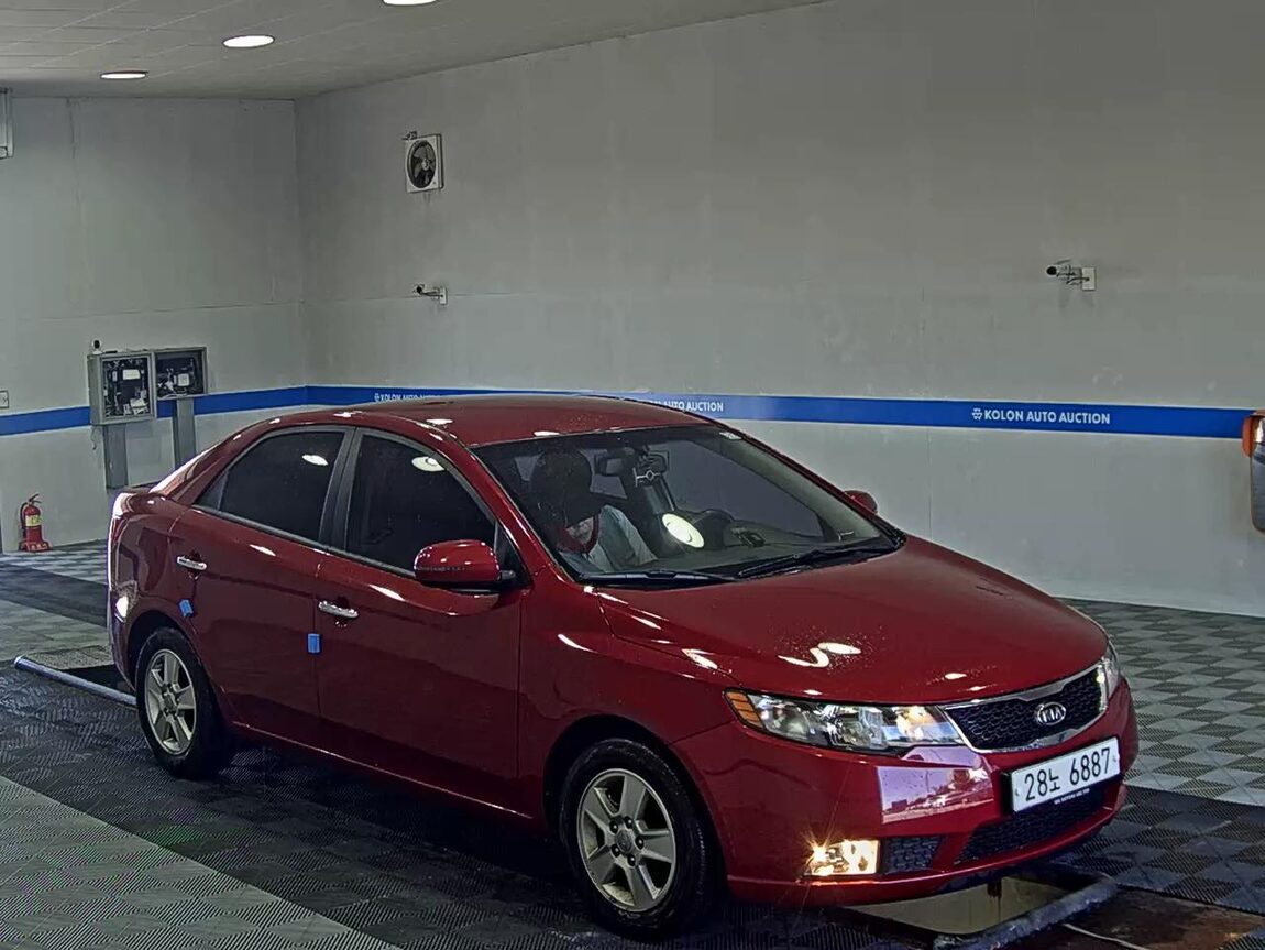 KIA FORTE 1.6 GDI LUXURY 2011 - zdjęcie 3