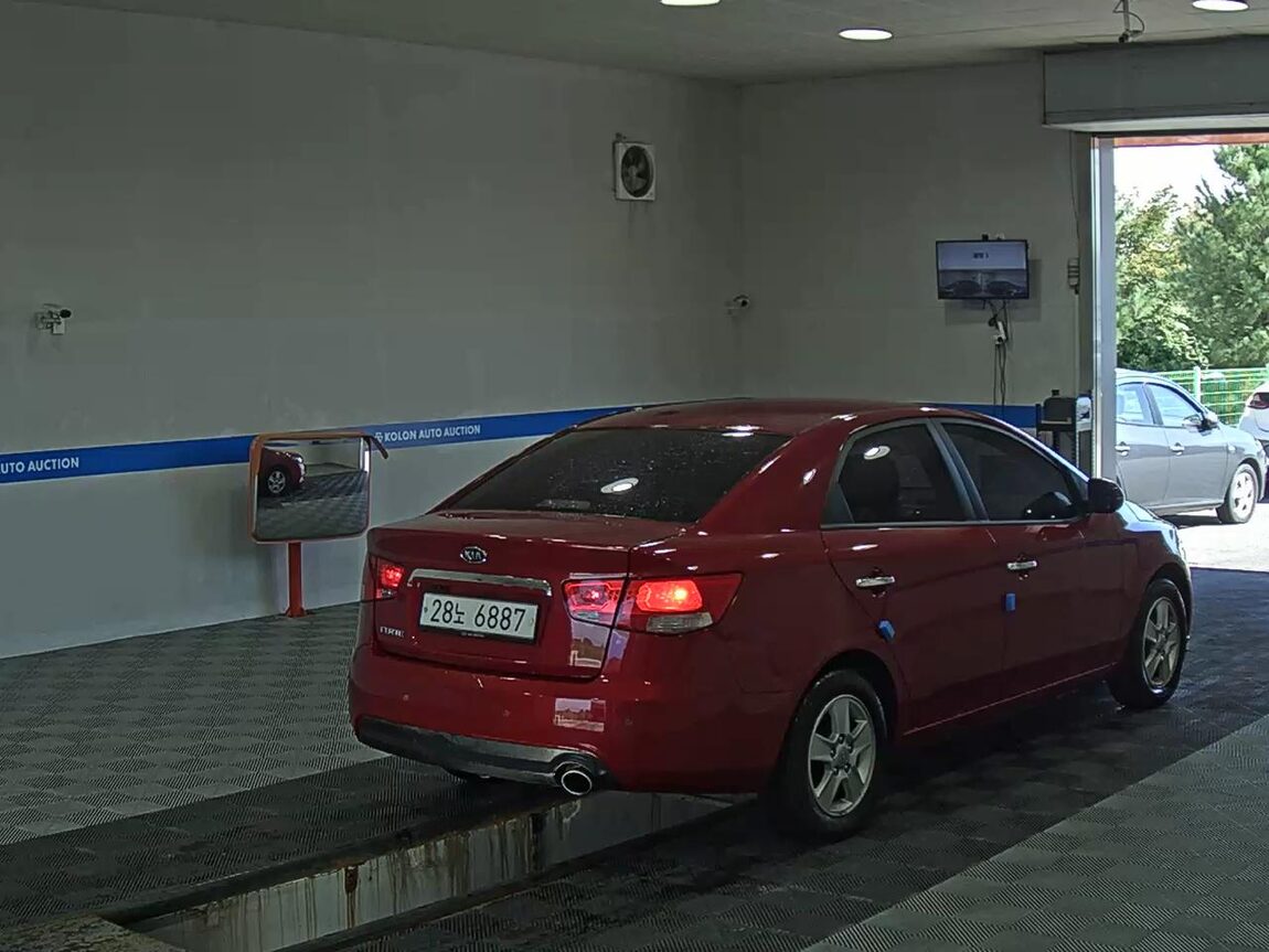 KIA FORTE 1.6 GDI LUXURY 2011 - zdjęcie 5